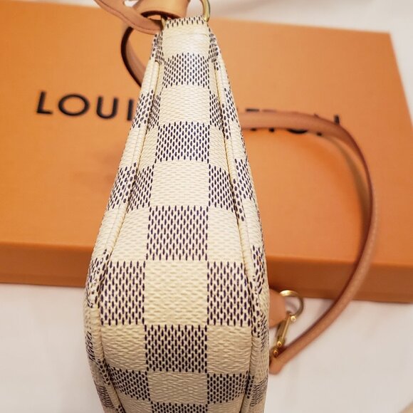 "SOLD"Louis Vuitton Pochette Accessoires Damier Azur NM 2019 - Picture 9 of 11